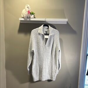 American Eagle Outfitters Gray V-Neck Sweater
